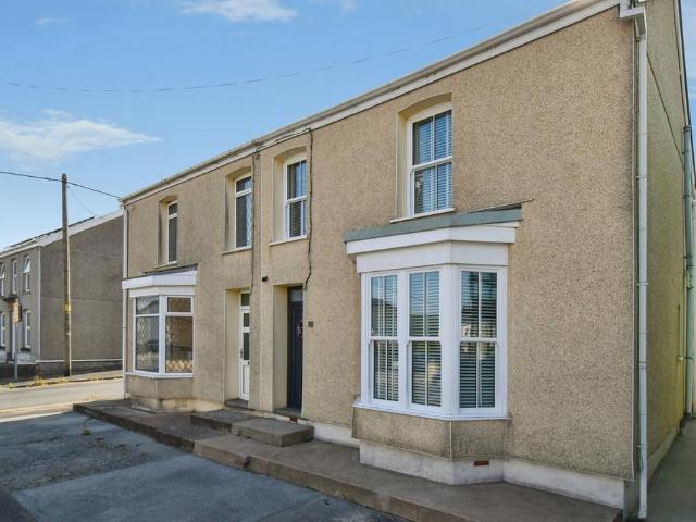 House for sale in Brynaman Isaf, Gwaun-cae-gurwen