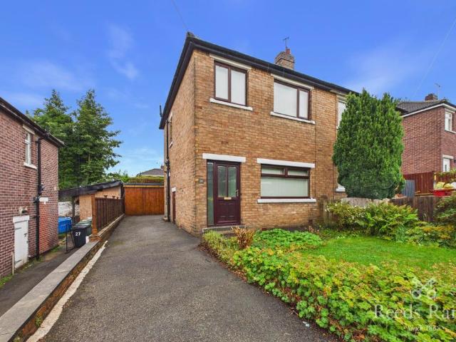 House for sale in Cleckheaton, West Yorkshire