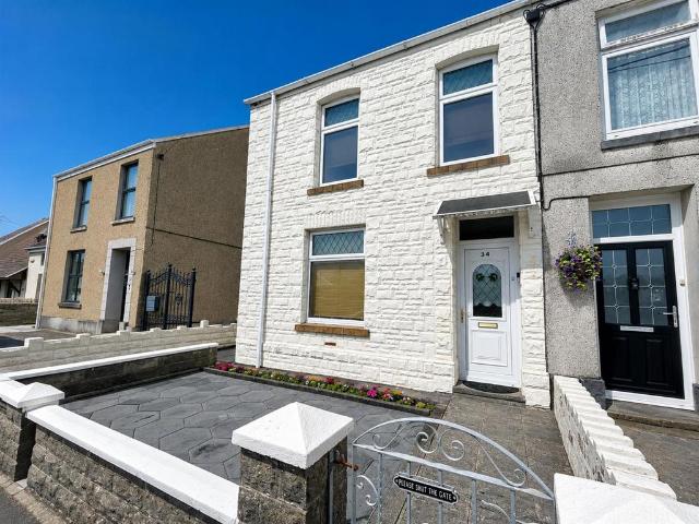 House for sale in Pontarddulais, Wales