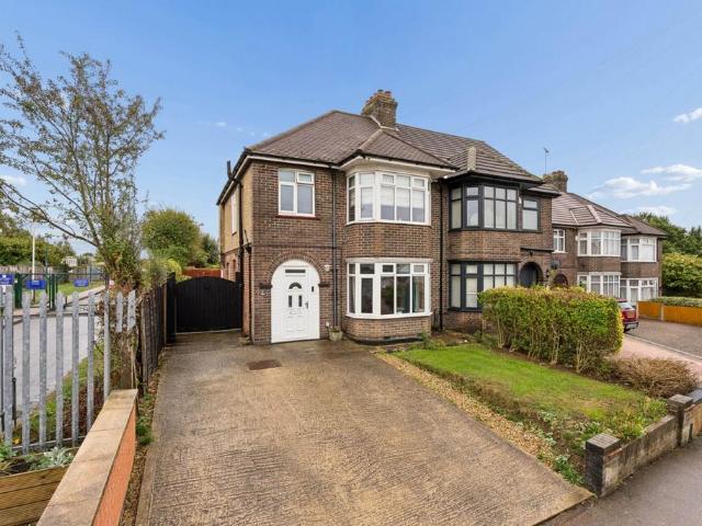 House for sale in Stopsley, Luton