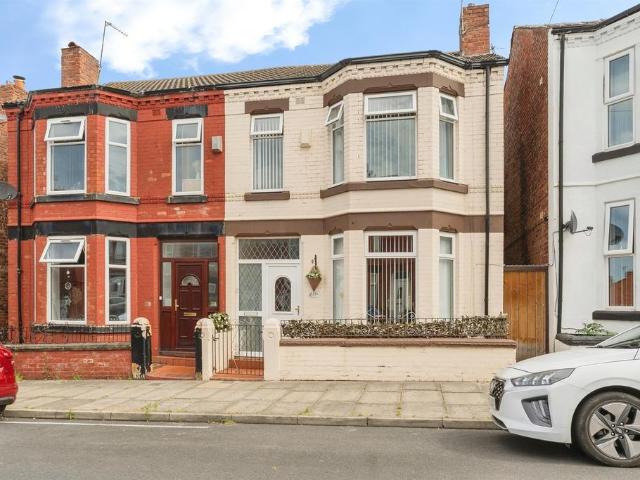 House for sale in Claughton, Birkenhead