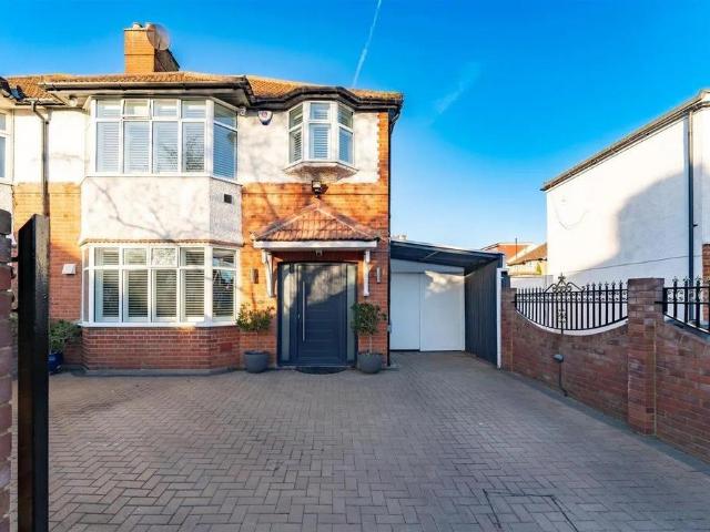 House for sale in London Borough of Hounslow, Greater London