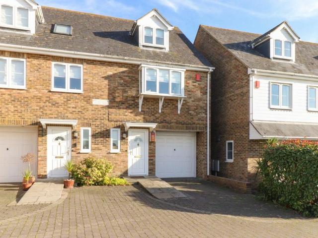 House for sale in Birchington, Acol