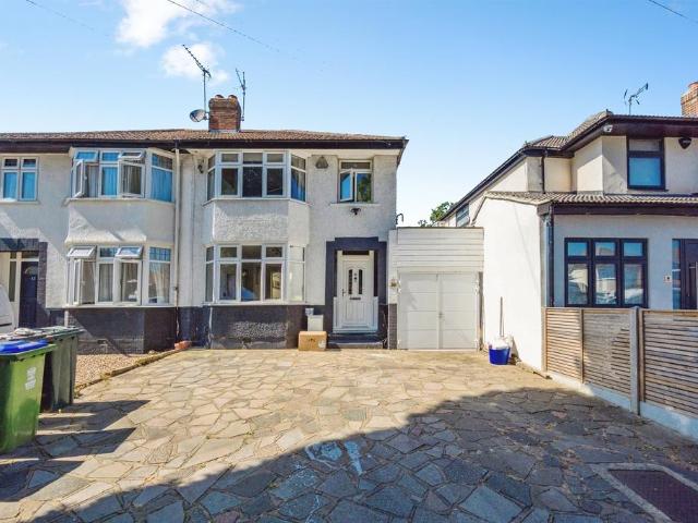 House for sale in North Watford, Hertfordshire