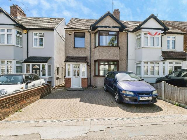 House for sale in Gidea Park, Greater London