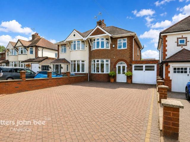 House for sale in Landywood, Great Chatwell