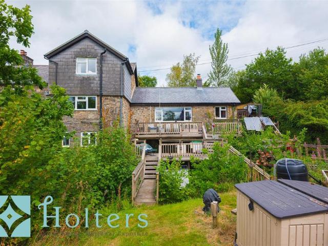 House for sale in Bont Dolgadfan, Wales