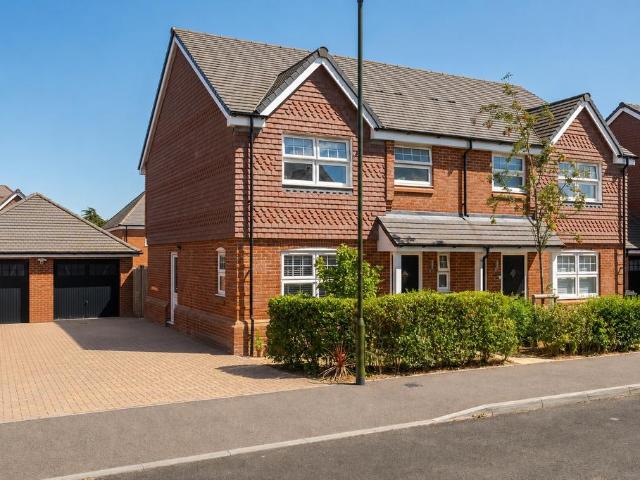 House for sale in Perryfields, West Sussex