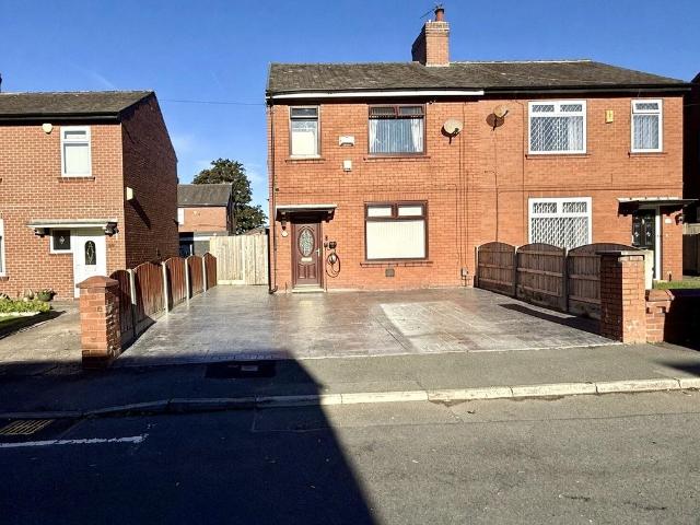House for sale in Chadderton, Oldham