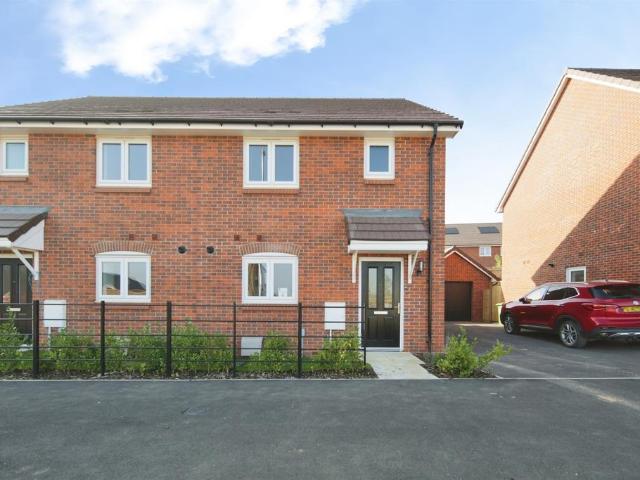House for sale in Green Close, Warwickshire