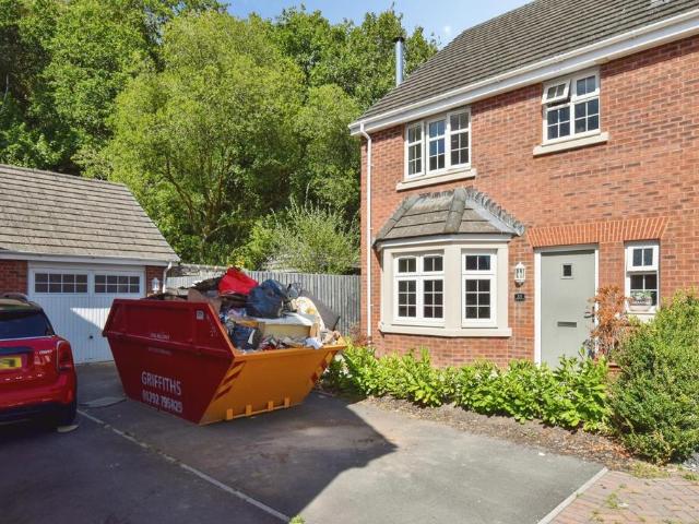 House for sale in Pontardawe, Pontardawe, Clydach
