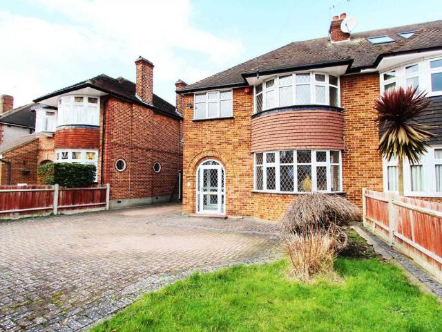 House for sale in Motspur Park, Greater London