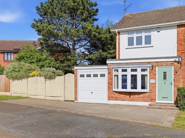 House for sale in Navestock Side, Essex