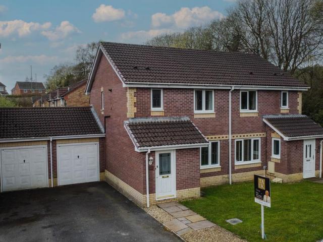 House for sale in Hendredenny, Wales