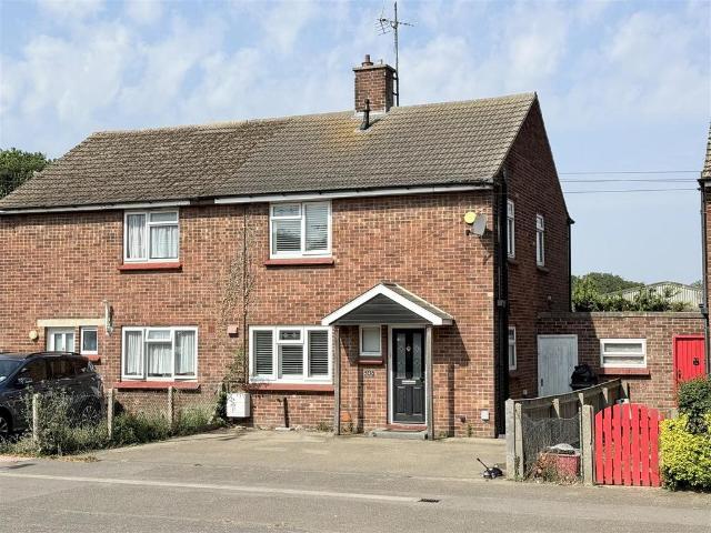 House for sale in Dale Hill, Essex