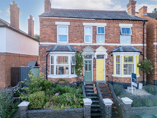 House for sale in Red Hill, Worcestershire