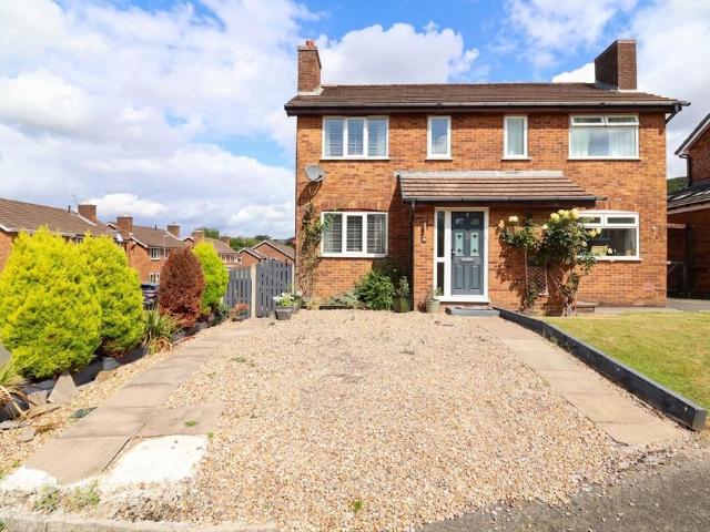 House for sale in Shirebrook Park, Charlesworth