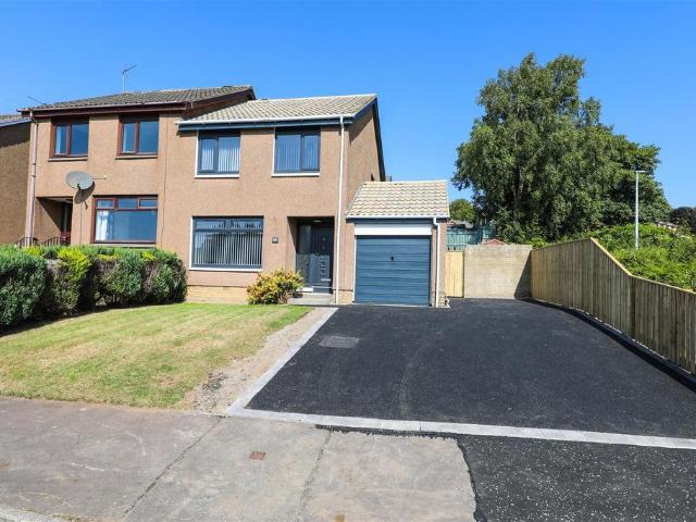 House for sale in Leslie Parks, Caskieberran