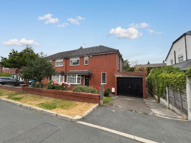 House for sale in Roe Green, Salford