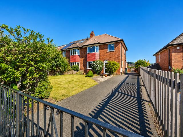 House for sale in Watergate, Devon