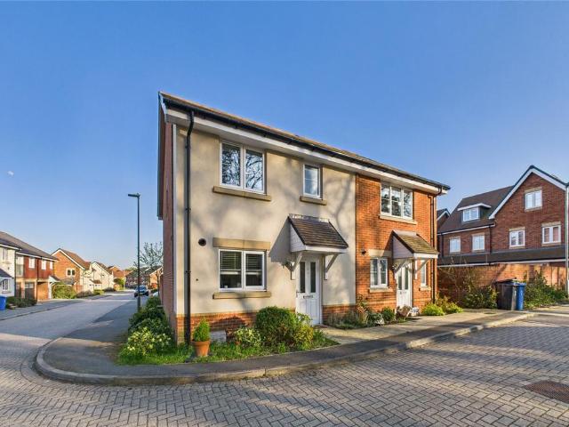 House for sale in Blackwater and Hawley, Hart