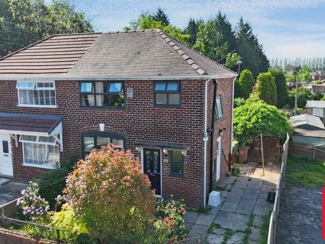 House for sale in Higher Irlam, Salford