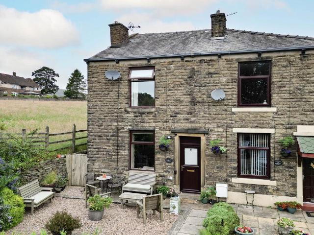 House for sale in Wardle, Burnedge
