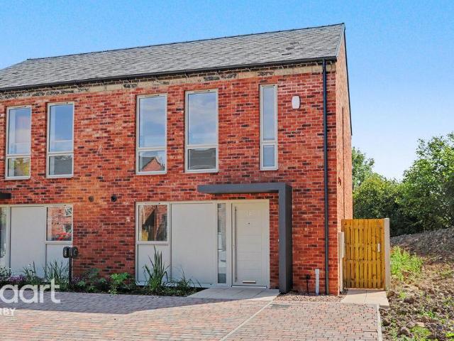 House for sale in Froggatt, East Midlands