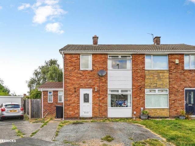 House for sale in Tingley, West Yorkshire