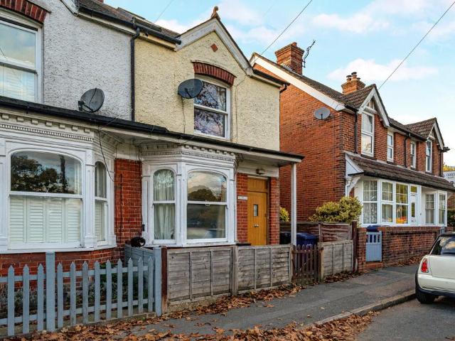 House for sale in Fole, Surrey