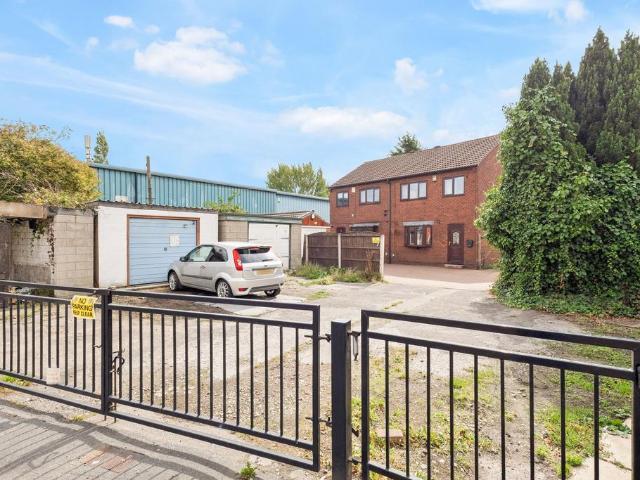 House for sale in Knottingley, West Yorkshire