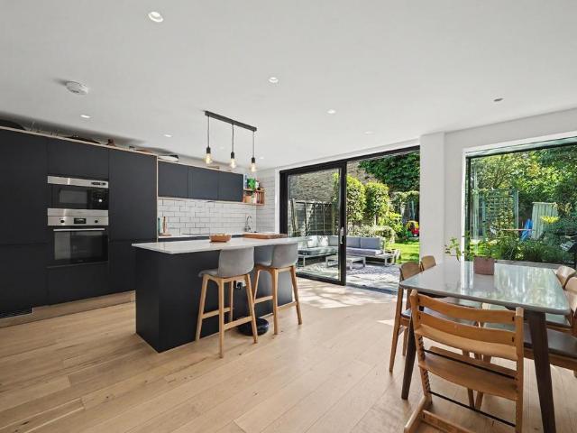 House for sale in Loughborough Junction, Greater London