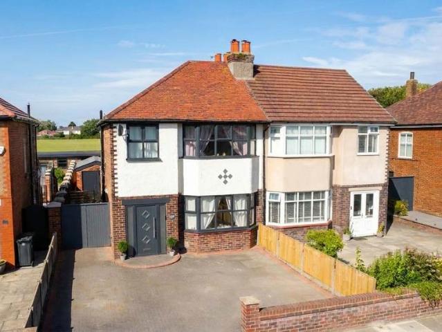 House for sale in Marshside, Southport