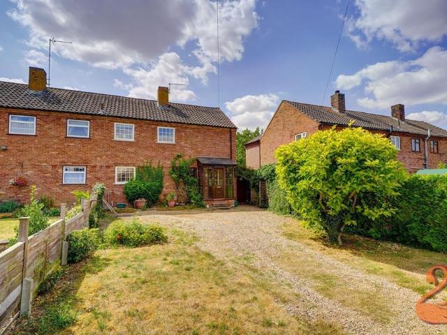 House for sale in Alderminster, Warwickshire