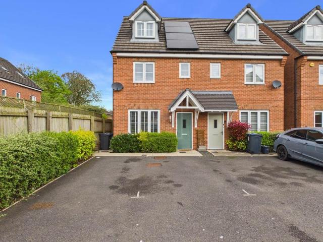 House for sale in Burtonwood and Westbrook, Warrington