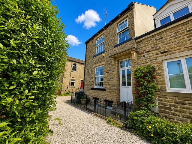 House for sale in Greengates, West Yorkshire