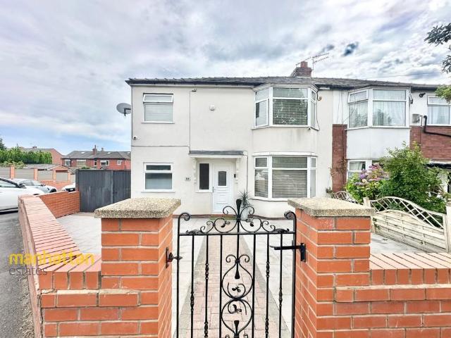 House for sale in Lee Bank, Greater Manchester