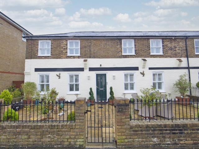 House for sale in Lower Walmer, Ash
