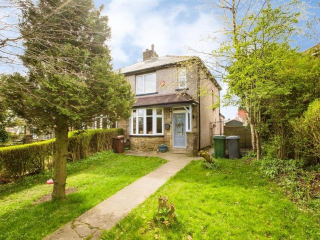 House for sale in Queensbury, West Yorkshire
