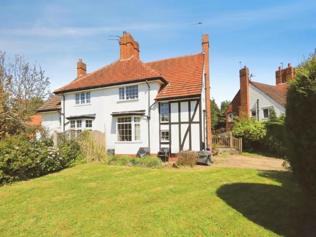 House for sale in Goldthorn Hill, West Midlands