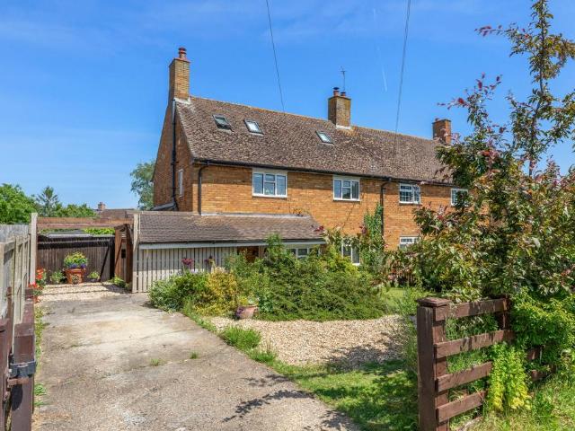 House for sale in Chearsley, Buckinghamshire