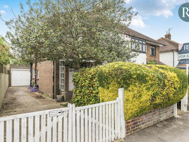 House for sale in Fishersgate, West Sussex