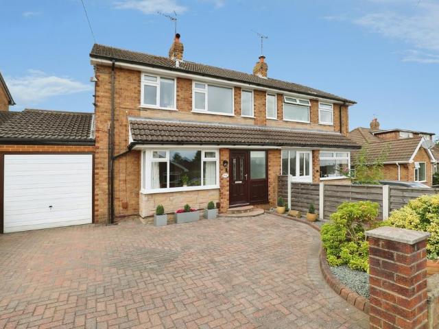 House for sale in Hookstone, Harrogate