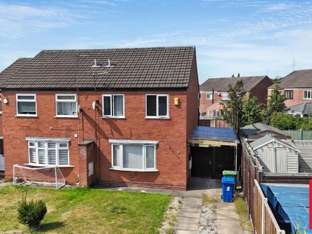 House for sale in New Hall Farm, Wigan