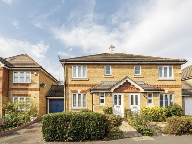 House for sale in Carpenders Park, Three Rivers