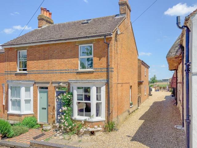 House for sale in Tebworth, Bedfordshire