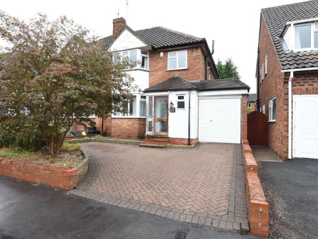 House for sale in Kingswinford, West Midlands