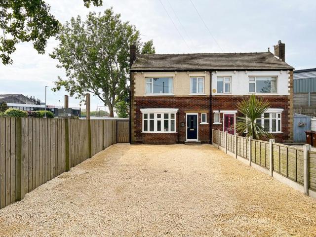 House for sale in Ossett, West Yorkshire