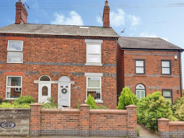 House for sale in Sandbach Heath, Sandbach