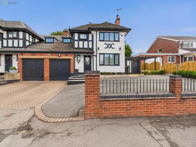 House for sale in Gun Hill, Warwickshire